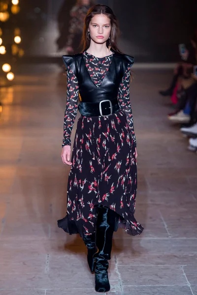 Look 1